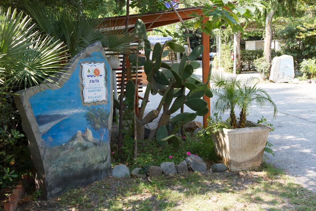Camping La Focetta Sicula Sant'Alessio Siculo Bagian luar foto