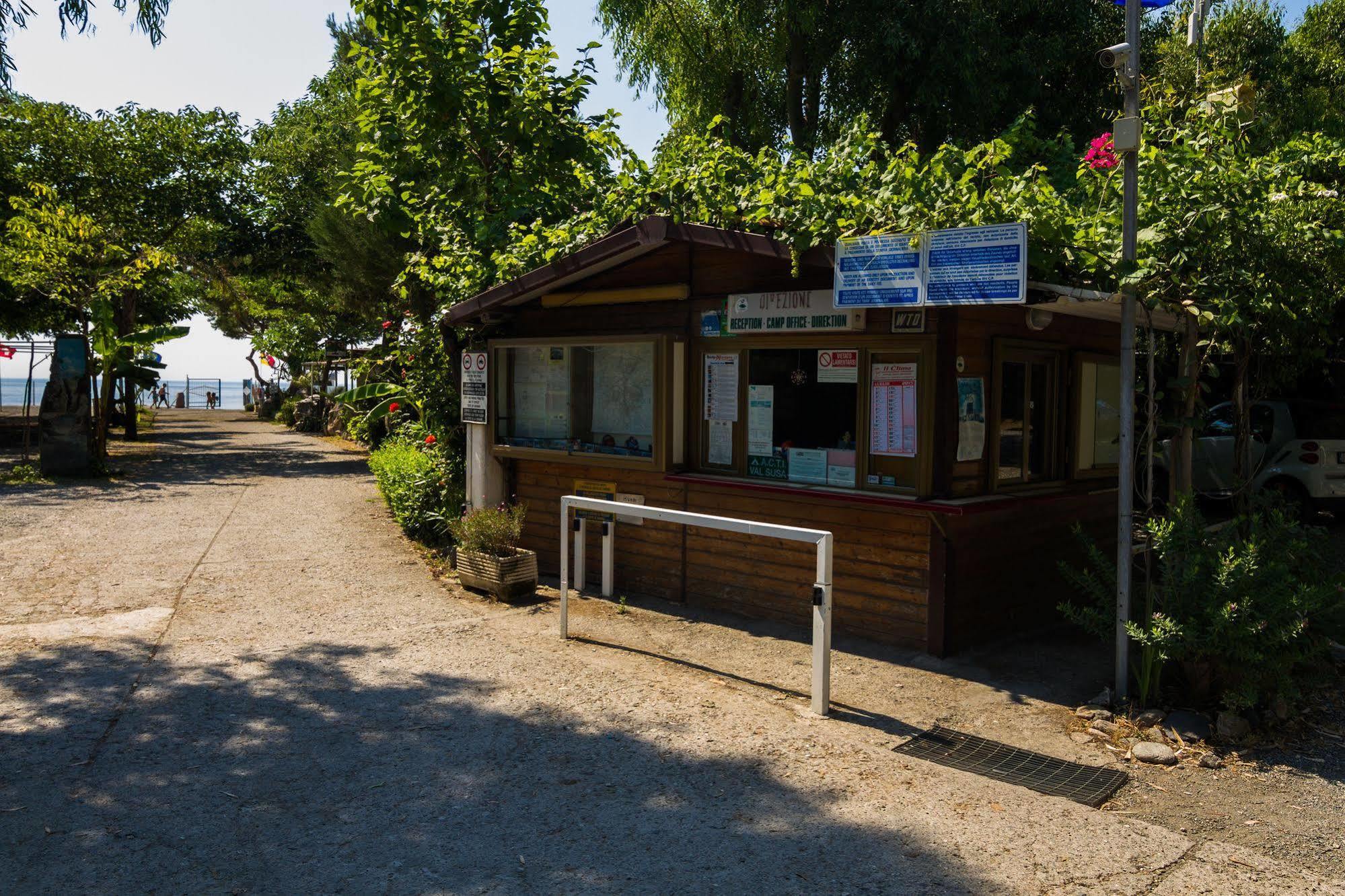 Camping La Focetta Sicula Sant'Alessio Siculo Bagian luar foto