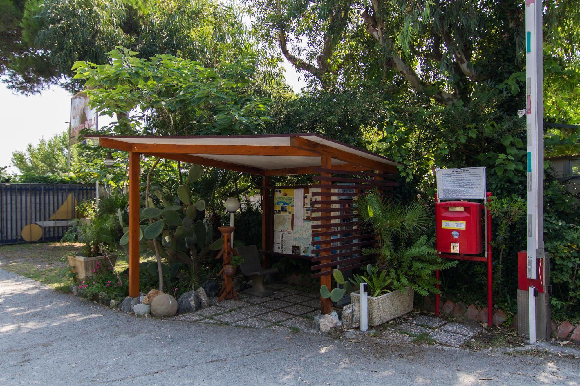Camping La Focetta Sicula Sant'Alessio Siculo Bagian luar foto