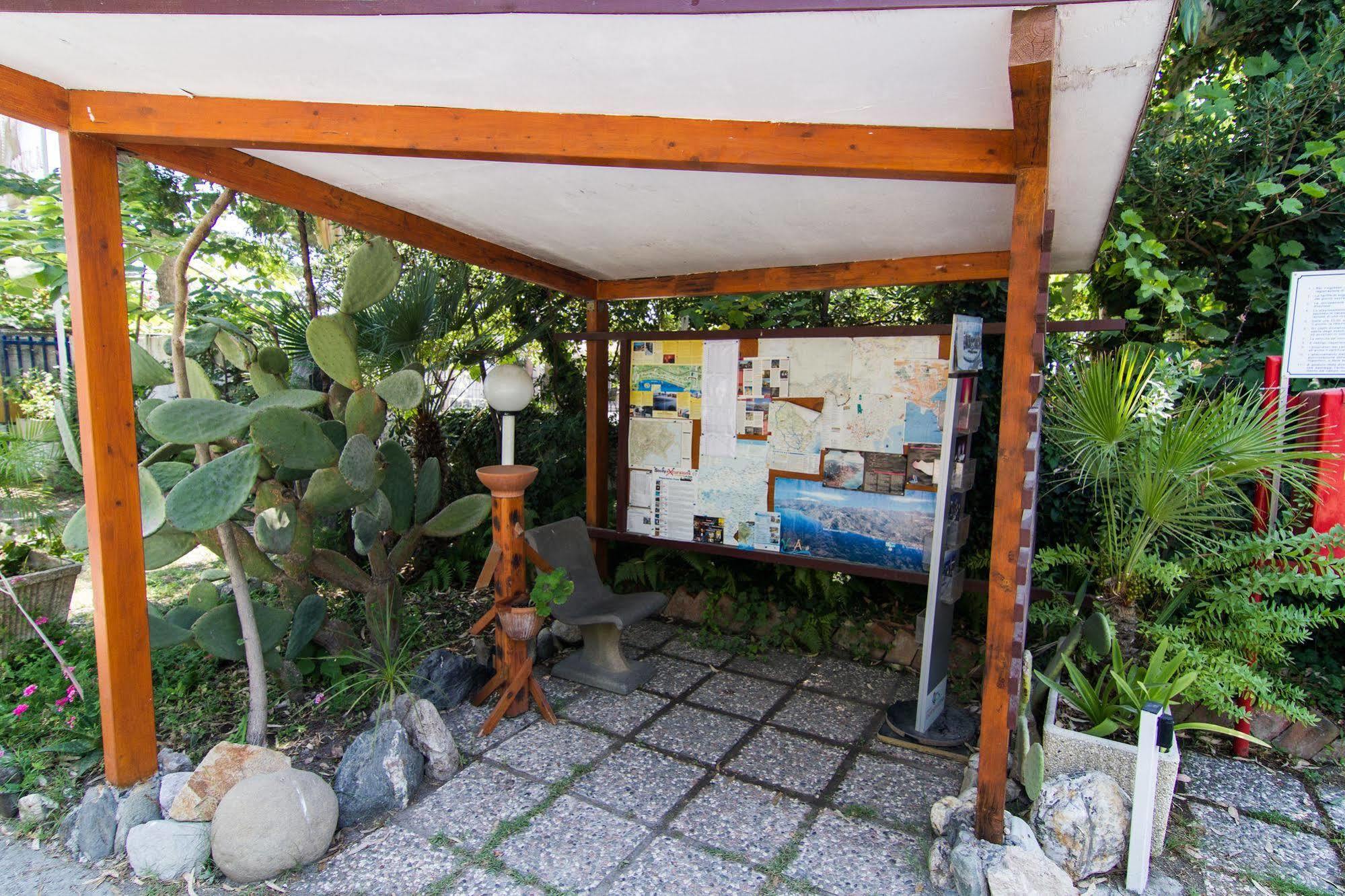 Camping La Focetta Sicula Sant'Alessio Siculo Bagian luar foto